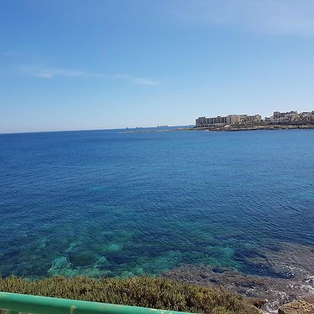 Large Apartment In Marsascala. Sleeps 6 Марсаскала Екстериор снимка