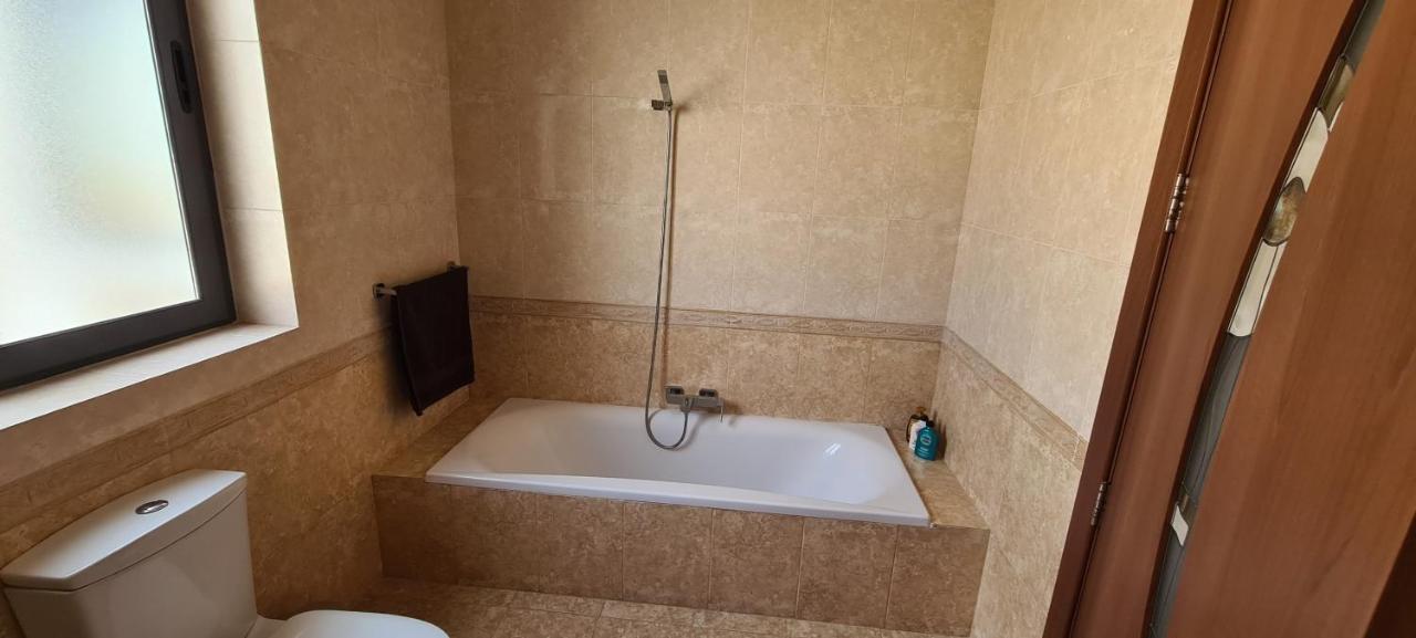 Large Apartment In Marsascala. Sleeps 6 Марсаскала Екстериор снимка