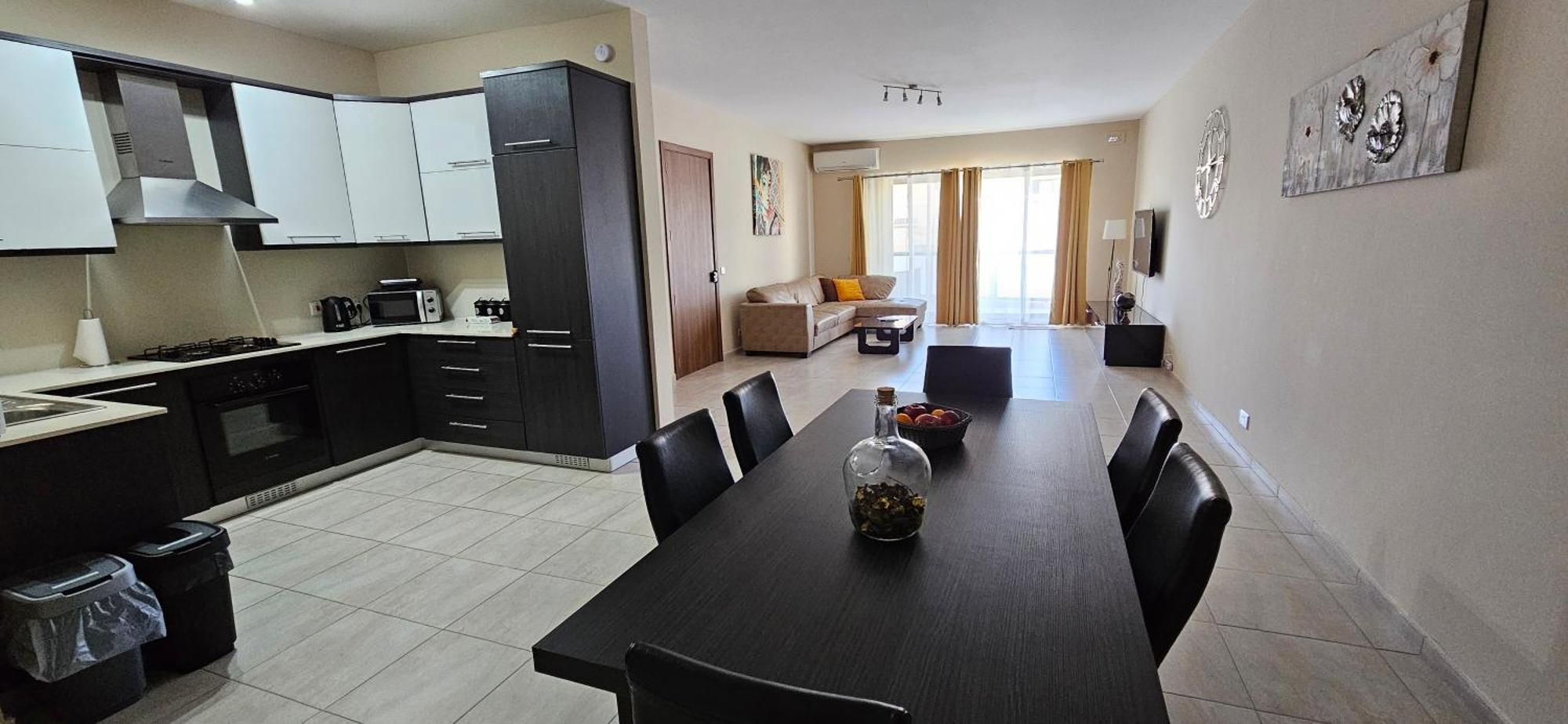 Large Apartment In Marsascala. Sleeps 6 Марсаскала Екстериор снимка